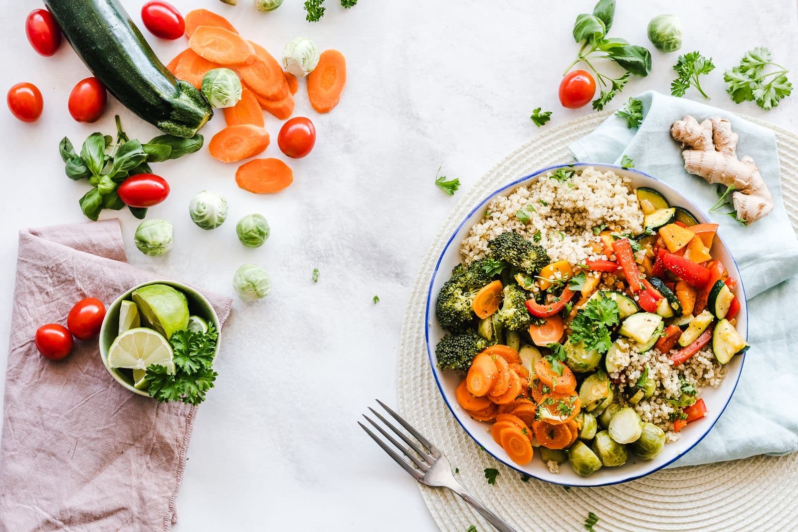 Vegetariánská bowl s quinoou a zeleninou